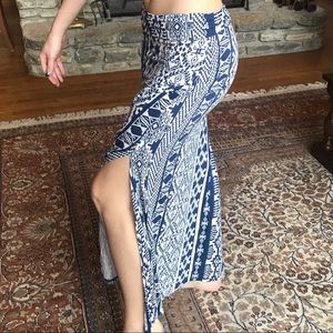 Maxi skirt with nice slit! 🍑skirt😍